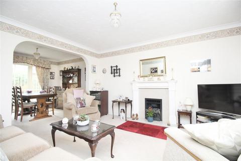 25 Bixley Drive, Rushmere St Andrew, Ipswich, IP4 5TX