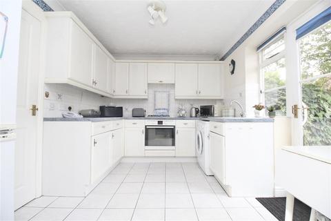 25 Bixley Drive, Rushmere St Andrew, Ipswich, IP4 5TX