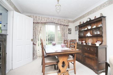 25 Bixley Drive, Rushmere St Andrew, Ipswich, IP4 5TX