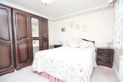 25 Bixley Drive, Rushmere St Andrew, Ipswich, IP4 5TX