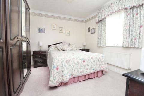25 Bixley Drive, Rushmere St Andrew, Ipswich, IP4 5TX