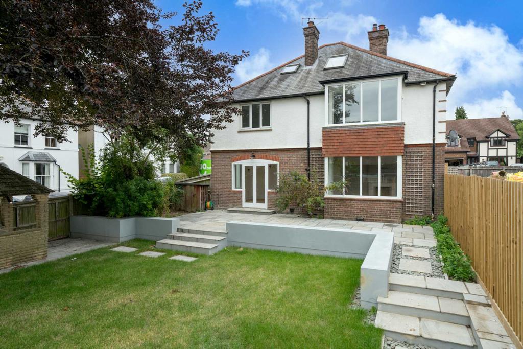 Broad Street, Hemel Hempstead 4 bed detached house £800,000