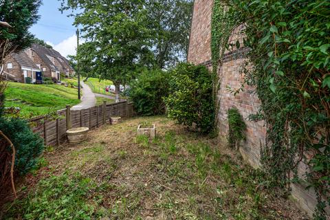 5 Higher Mead, Ilminster, TA19 0HW