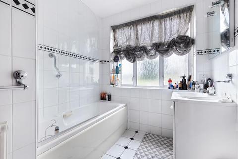 15 London Road, Stanmore, HA7 4PA