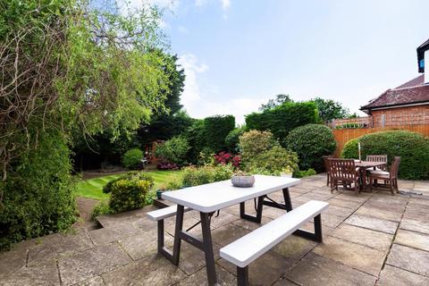 15 London Road, Stanmore, HA7 4PA