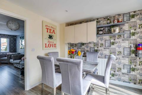 4 Artillery Avenue, Shoeburyness, Southend-on-sea, SS3 8EE