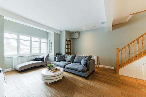 12 Quicks Road, London, SW19 1EZ