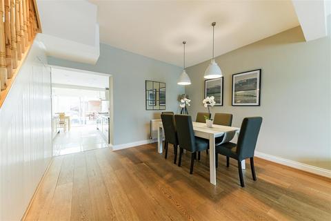 12 Quicks Road, London, SW19 1EZ