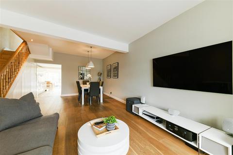 12 Quicks Road, London, SW19 1EZ