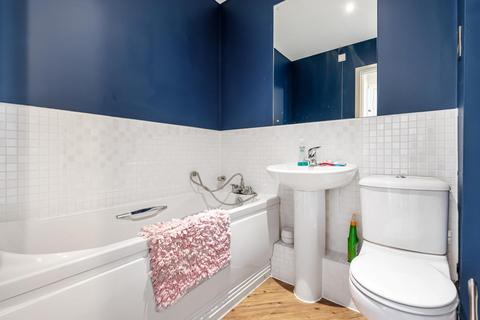19 Headingley Drive, Beckenham, BR3 1BH
