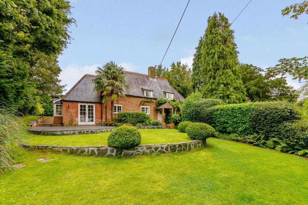 The Street, Albourne, Hassocks, West Sussex 3 bed detached house - £925,000