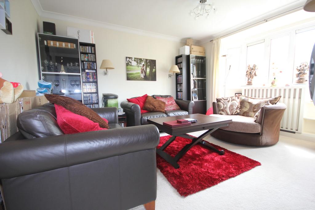 Millstream House,Jamaica Road, SE16 2 bed flat £1,600 pcm (£369 pw)