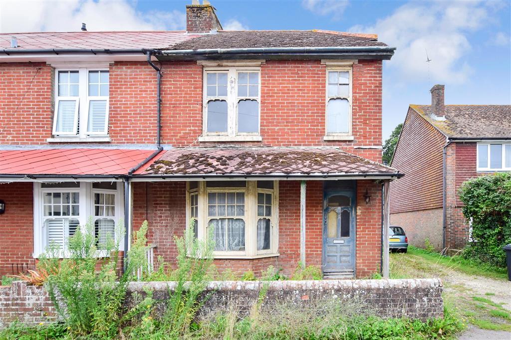 Commonside, Westbourne, Hampshire 3 bed end of terrace house £285,000