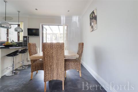 2 Wordsworth Close, Romford, RM3 7PD
