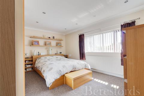 2 Wordsworth Close, Romford, RM3 7PD