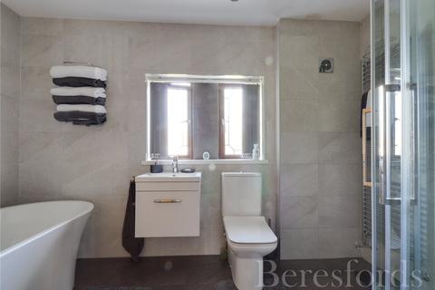 2 Wordsworth Close, Romford, RM3 7PD