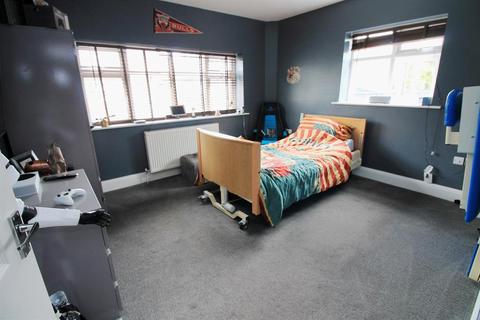 21 Derham Park, Yatton, Bristol, BS49 4DZ
