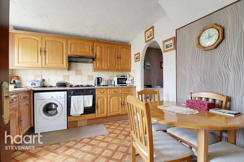 116 Holly Leys, Stevenage, SG2 8HX