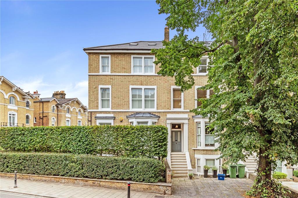 Friars Stile Road, Richmond, Surrey, TW10 2 bed apartment £700,000