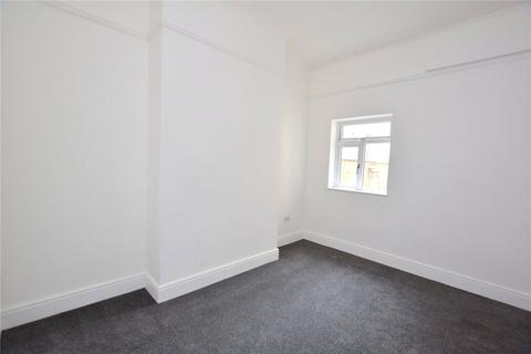 2 bedroom apartment to rent, Hainton Avenue, Grimsby, DN32
