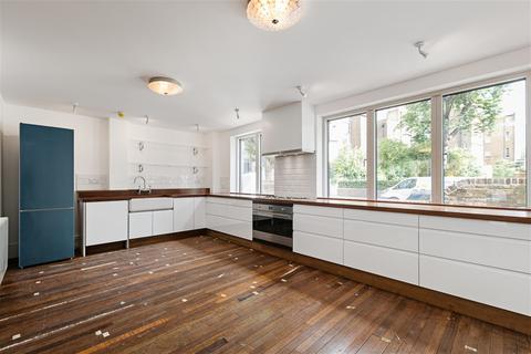 4 bedroom flat to rent, 8 Cornwall Crescent, London, W11