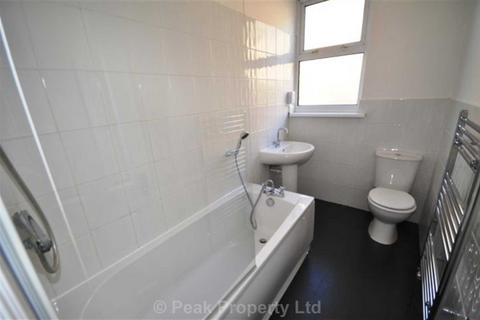 1 bedroom in a house share to rent, St  Helens Road, Westcliff On Sea SS0