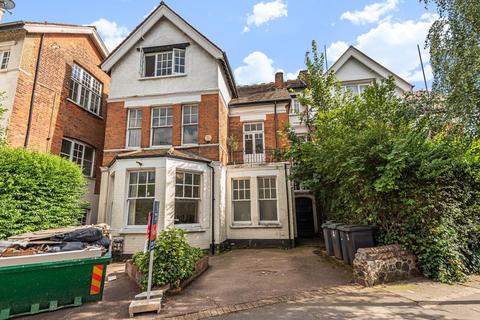 Flat 4, 2 Alexandra Park Road, London, N10 2AA