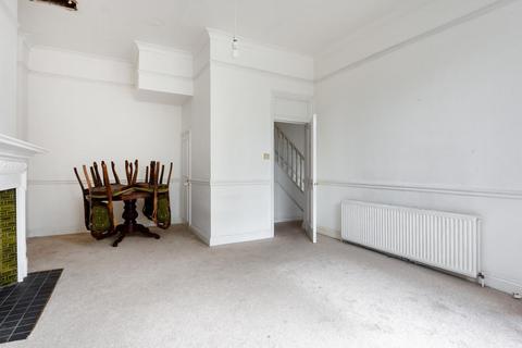 Flat 4, 2 Alexandra Park Road, London, N10 2AA