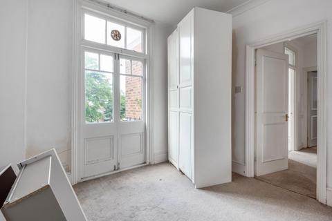 Flat 4, 2 Alexandra Park Road, London, N10 2AA