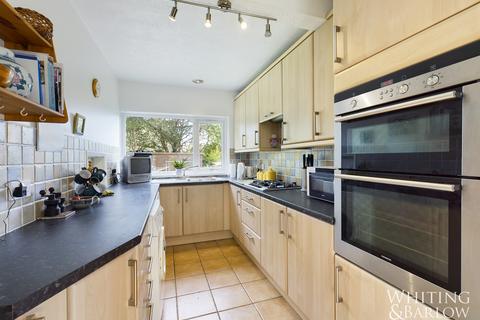 29 Morcom Close, St Austell, PL25 3UG
