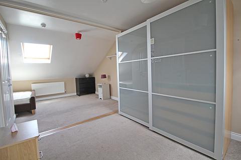 2 bedroom flat to rent, Windmill Road, Brentford, TW8