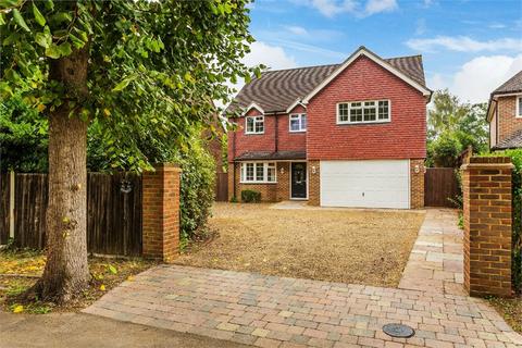 6 bedroom detached house to rent, Midway, Walton-on-Thames, Surrey, KT12