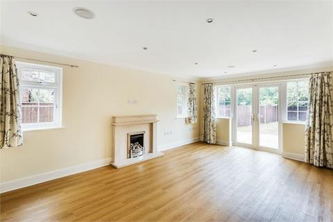 6 bedroom detached house to rent, Midway, Walton-on-Thames, Surrey, KT12
