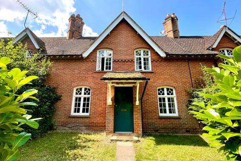 3 bedroom cottage to rent, Church Cottages, Blackmoor