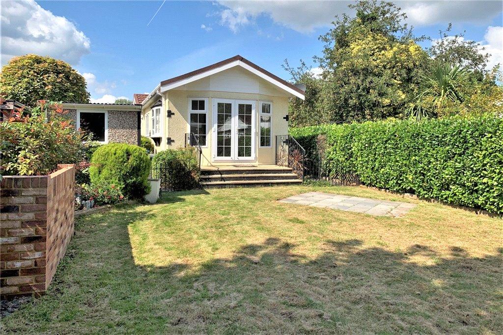Burway Crescent, Penton Park, Chertsey, KT16 2 bed bungalow £250,000