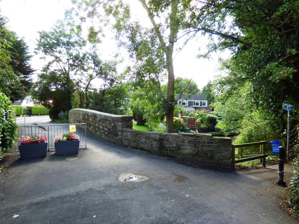 Footbridge / Canal Towpath