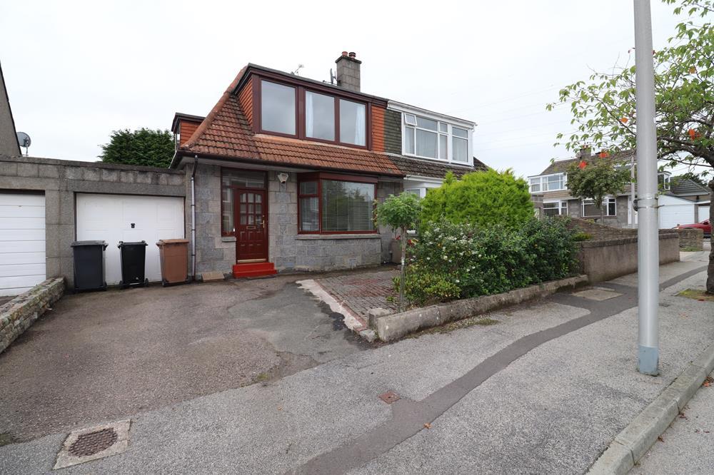 Airyhall Gardens, Aberdeen, AB15 3 bed semidetached house £1,300 pcm