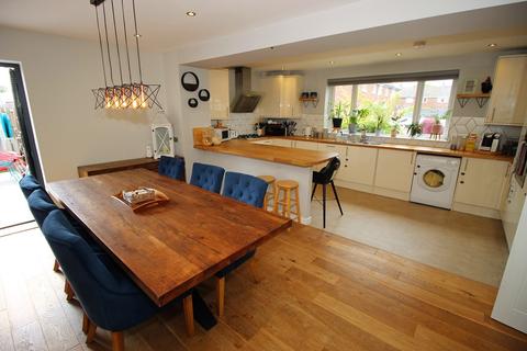 18 Coronation Close, Waterbeach, Cambridge, CB25 9NP