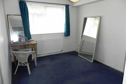 36 Rowan Close, London, W5 4YH