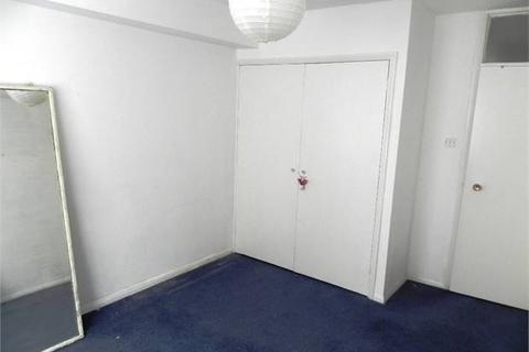 36 Rowan Close, London, W5 4YH