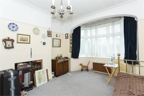 3 Brunswick Gardens, London, W5 1AP