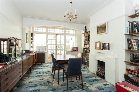 3 Brunswick Gardens, London, W5 1AP