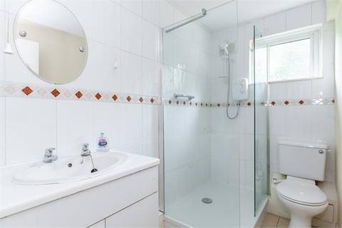82 Garrick Close, Ealing, London, W5 1AT