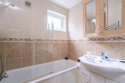 73 Garrick Close, Ealing, London, W5 1AT