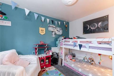 50 Garrick Close, Ealing, London, W5 1AT