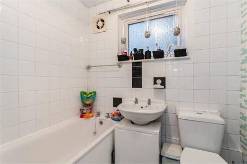 50 Garrick Close, Ealing, London, W5 1AT