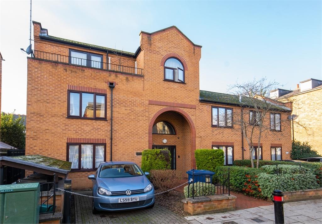 Oxford Road, Ealing, London, 1 bed apartment £187,500