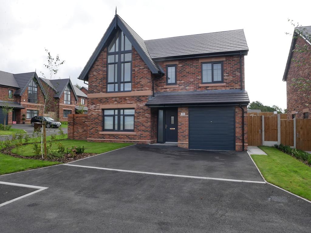 Grove, Radcliffe, M26 1SE 4 bed detached house £2,000 pcm (£462 pw)