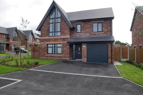 4 bedroom detached house to rent, Holcombe Grove, Radcliffe, M26 1SE