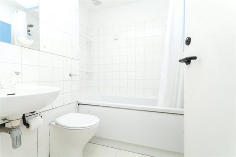 2 bedroom flat to rent, Upper Street, Islington, London